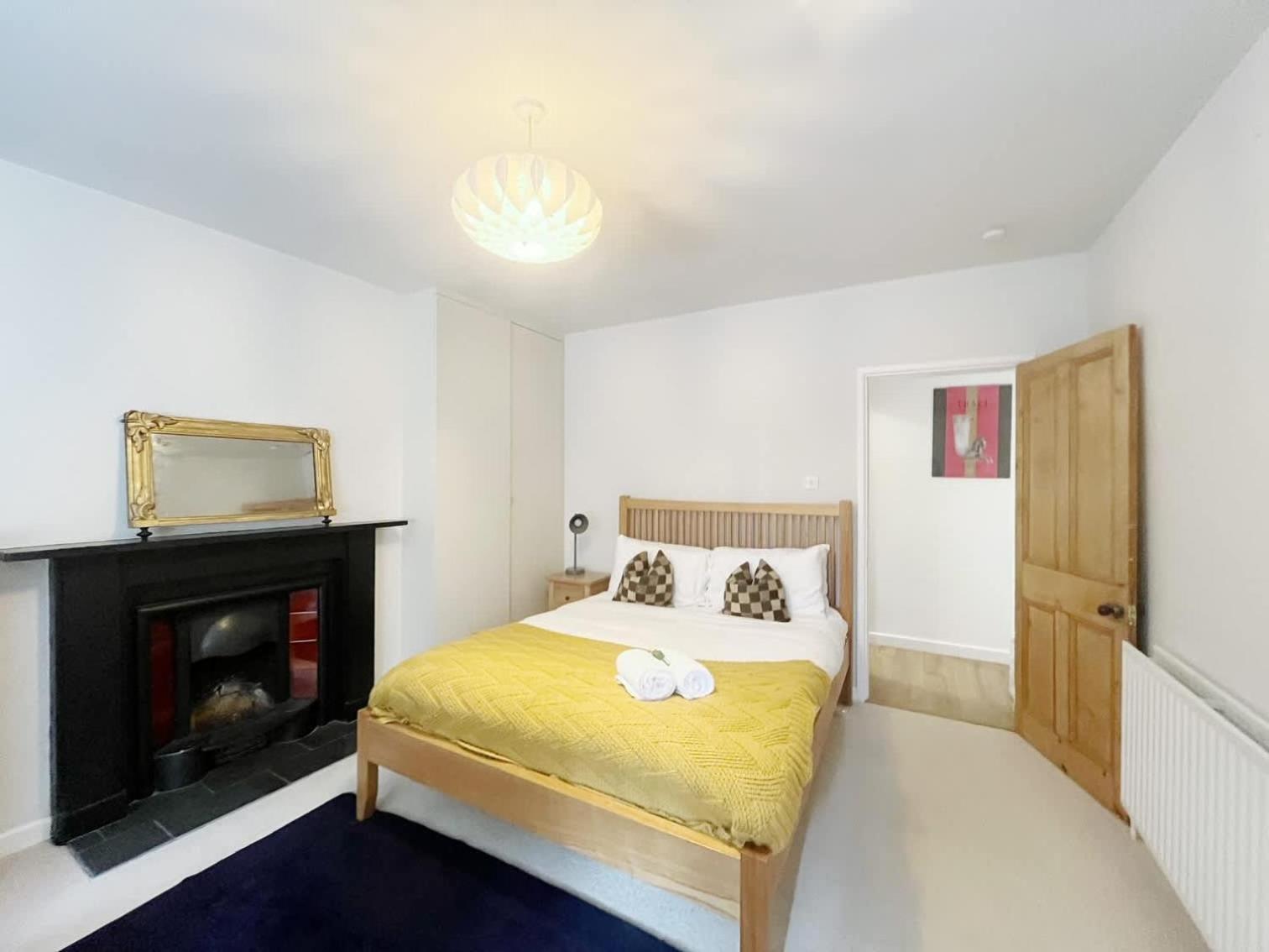 Unique & Homely Suite With Own Access Бристоль Экстерьер фото