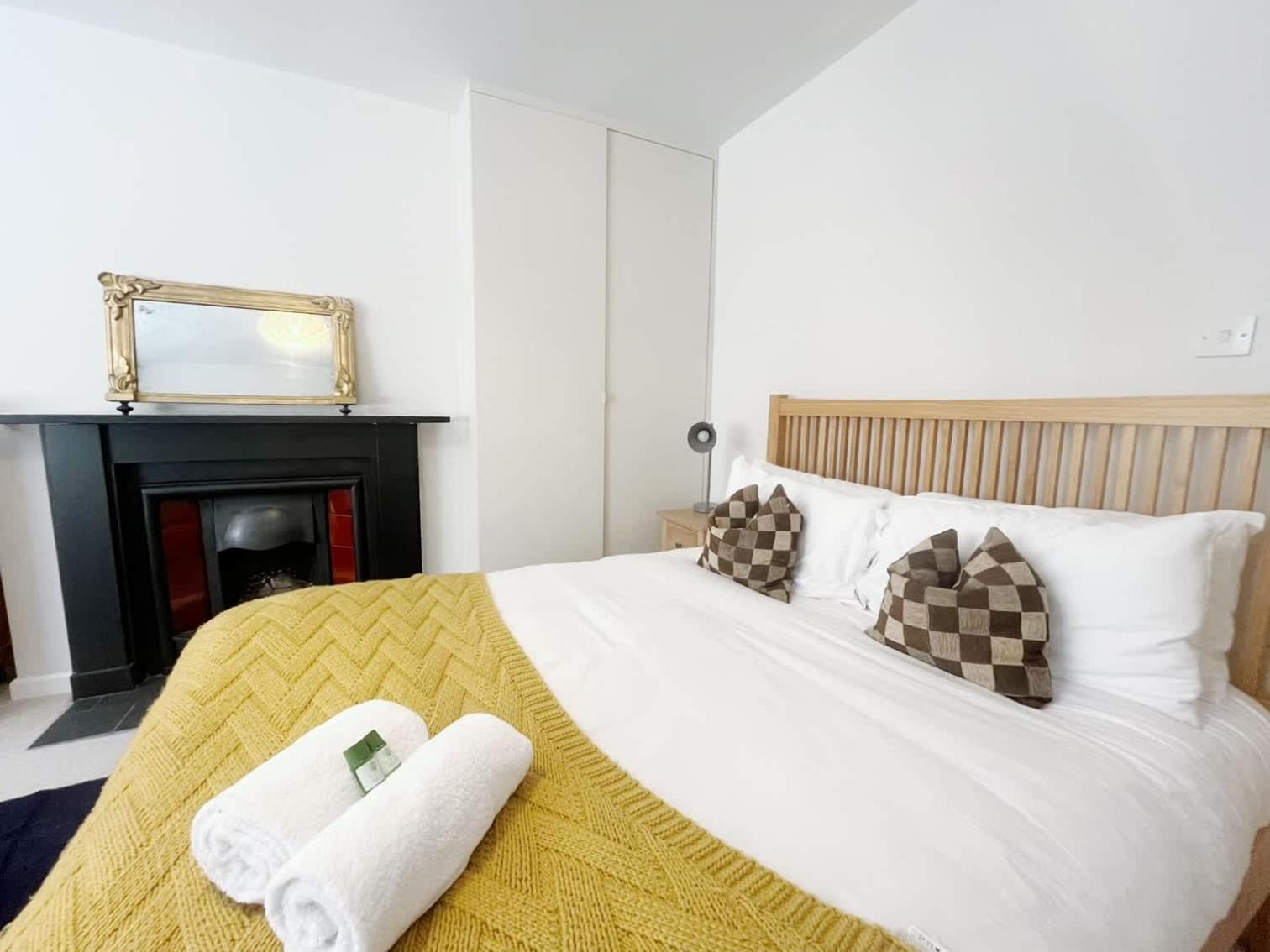 Unique & Homely Suite With Own Access Бристоль Экстерьер фото